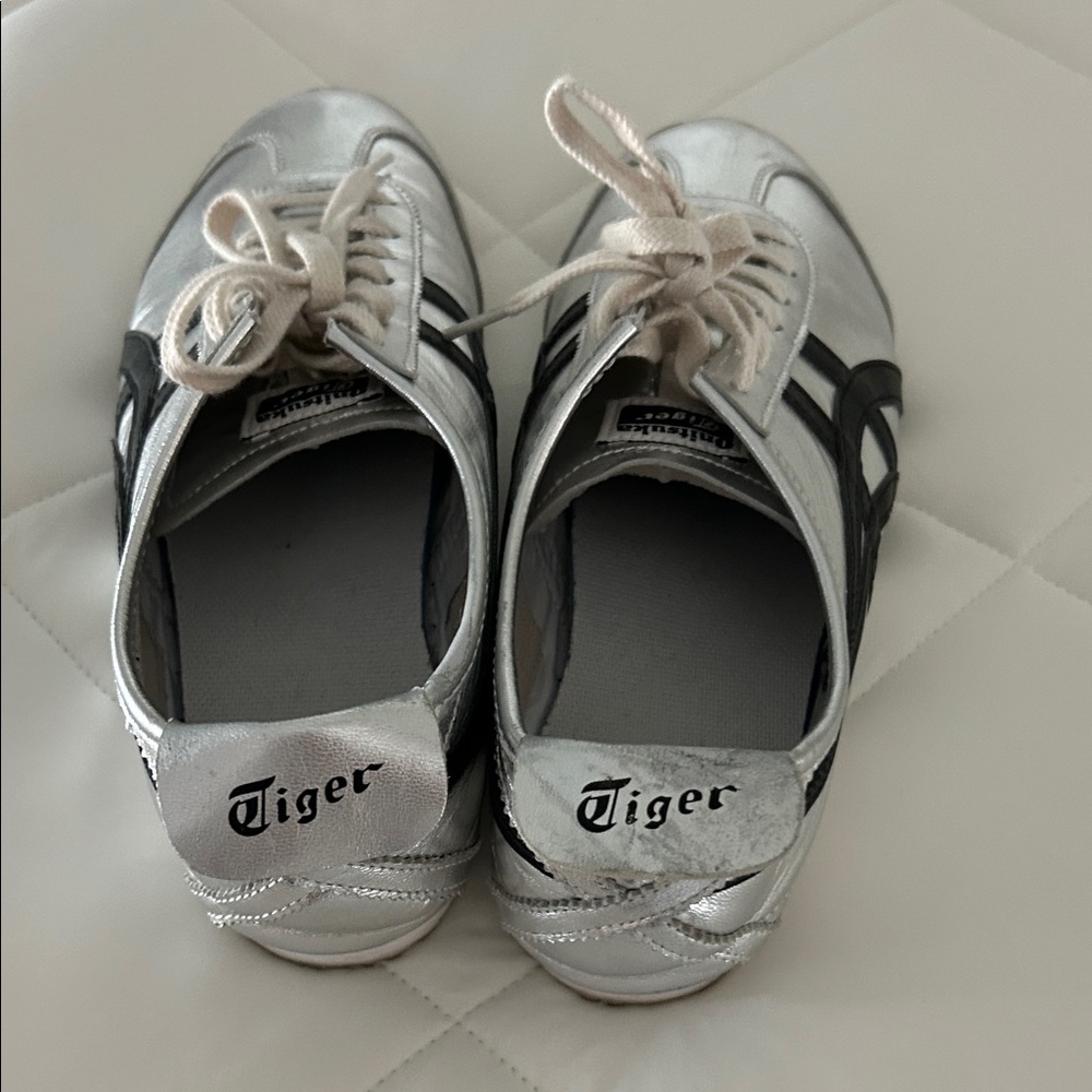 Onitsuka Tiger by Asics unisex Metallic Silver and Black Sneakers - Picture 2 of 6